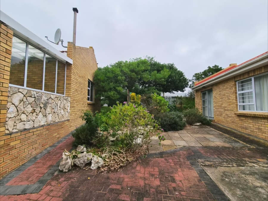 3 Bedroom Property for Sale in Stilbaai Wes Western Cape